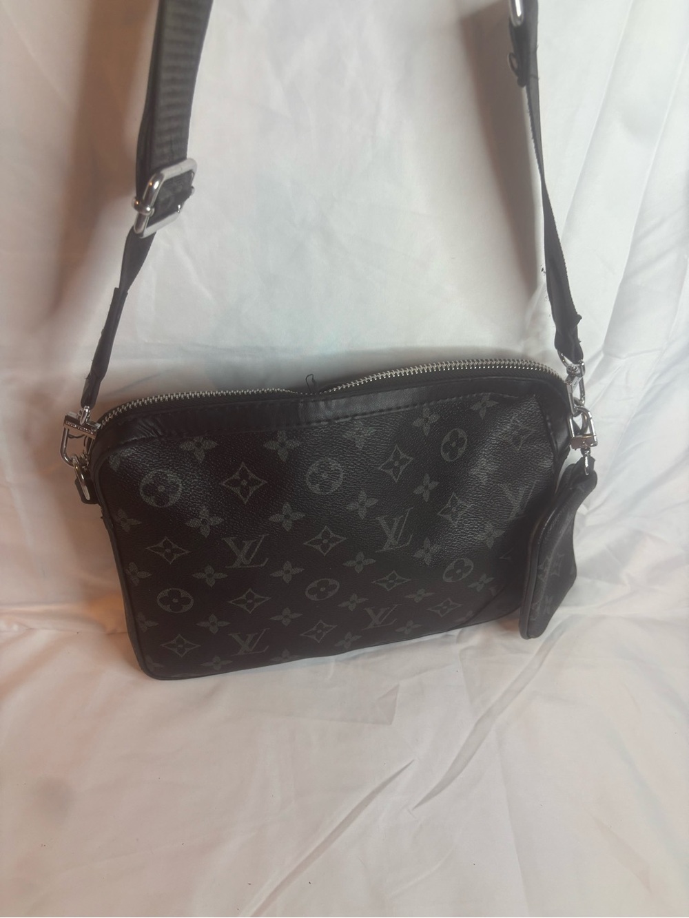 Louis Vuitton Black Monogram Messenger Crossbody Bag - Picture 2 of 5